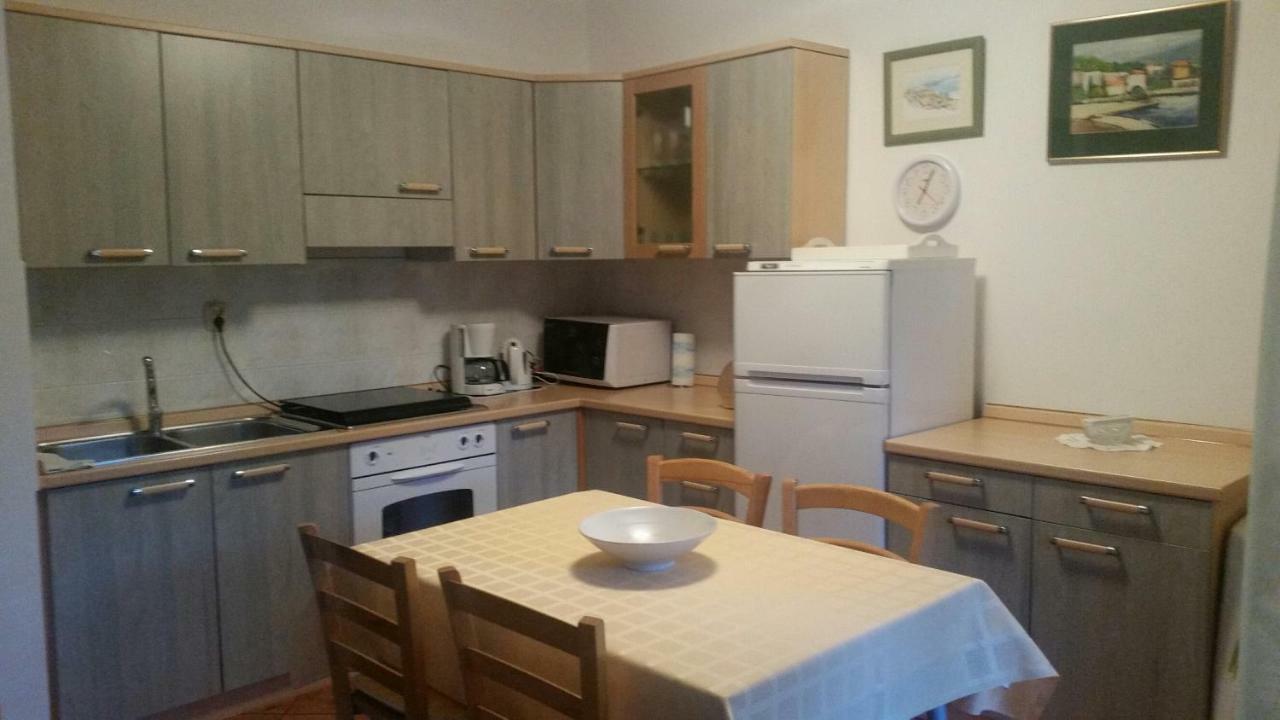 Apartment Branko With Free Parking Ічичі Екстер'єр фото