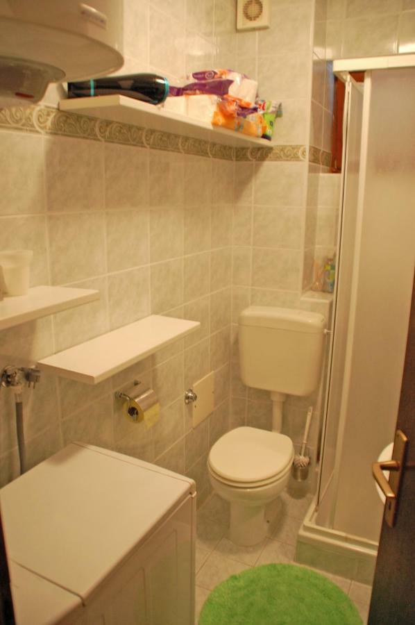 Apartment Branko With Free Parking Ічичі Екстер'єр фото