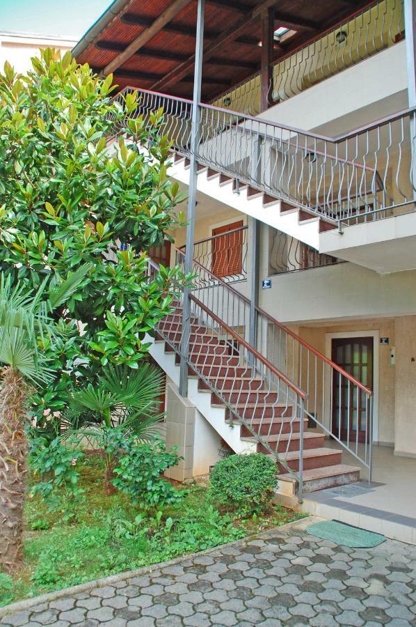 Apartment Branko With Free Parking Ічичі Екстер'єр фото
