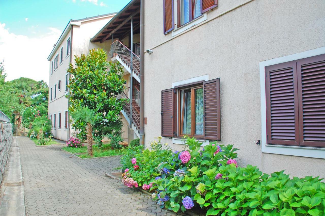 Apartment Branko With Free Parking Ічичі Екстер'єр фото