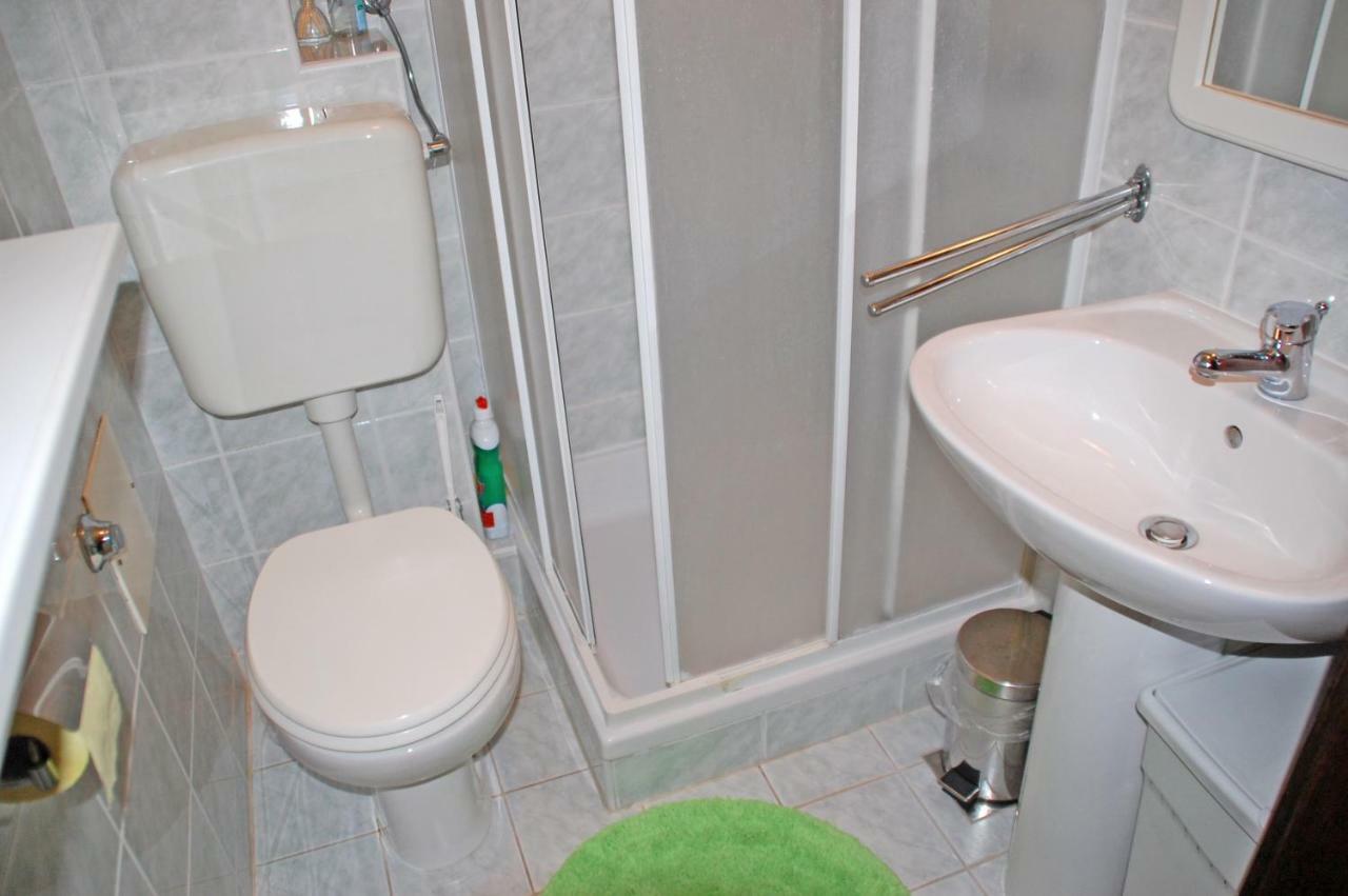Apartment Branko With Free Parking Ічичі Екстер'єр фото