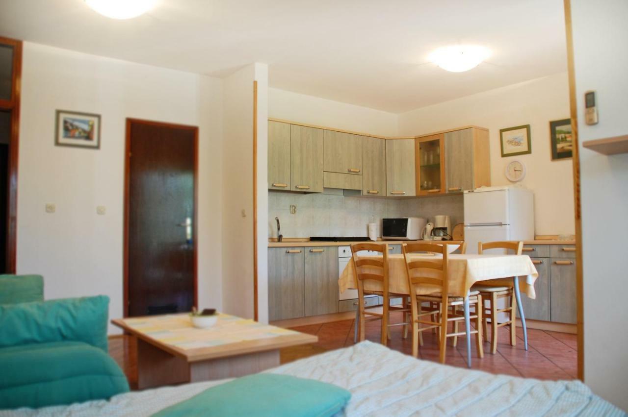 Apartment Branko With Free Parking Ічичі Екстер'єр фото