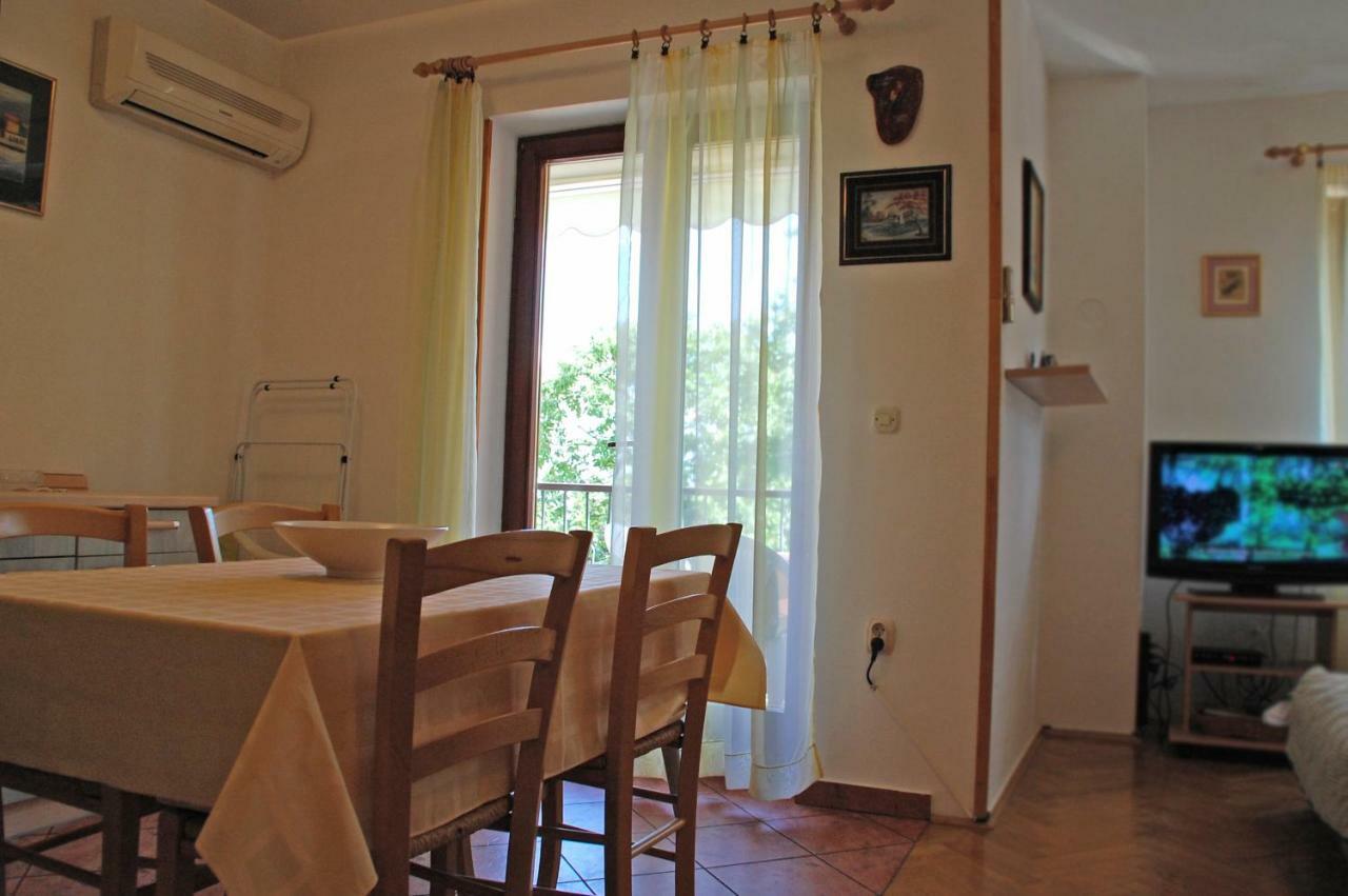 Apartment Branko With Free Parking Ічичі Екстер'єр фото